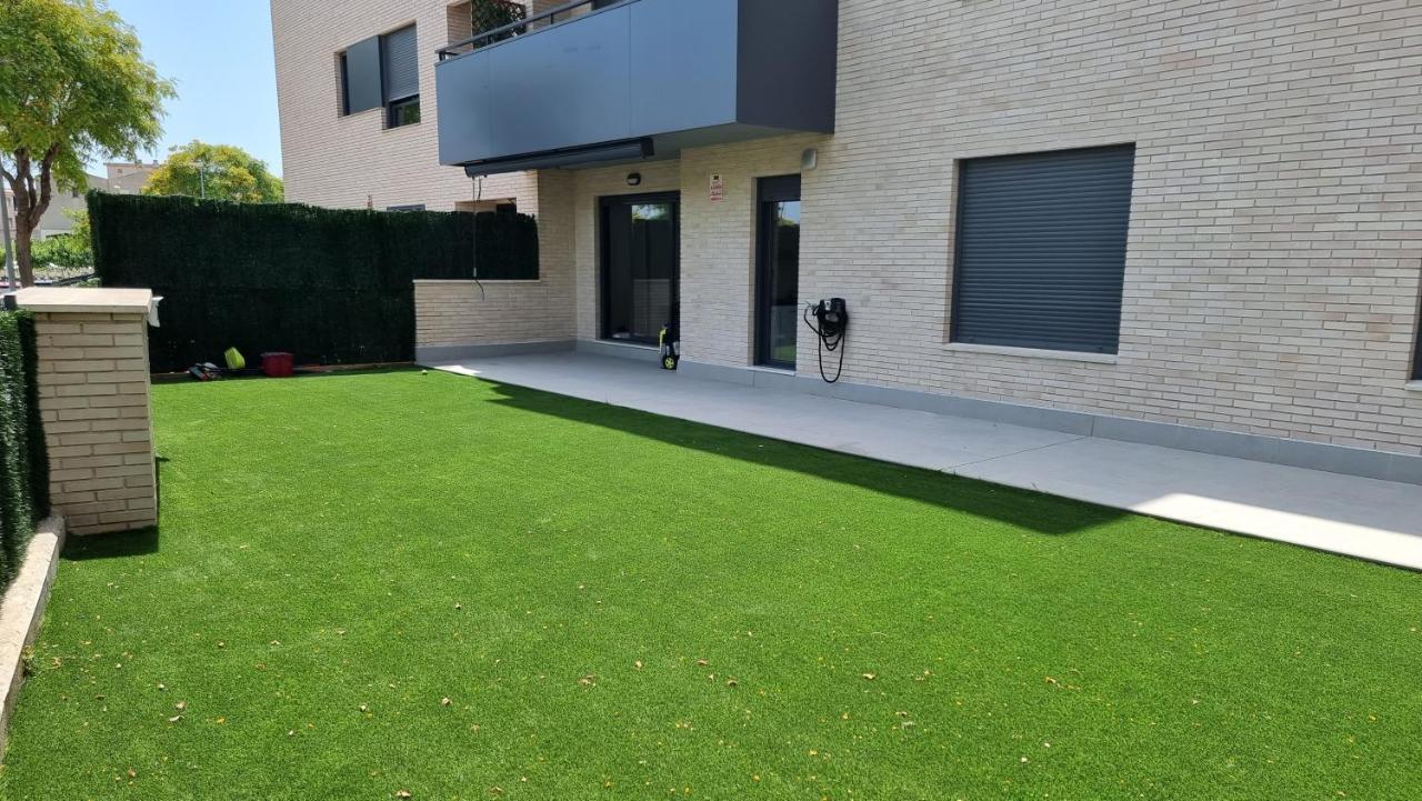 Apartamento Diseno Con Jardin Privado A 100 Metros Del Mar تورّيذيمْبَرّا المظهر الخارجي الصورة