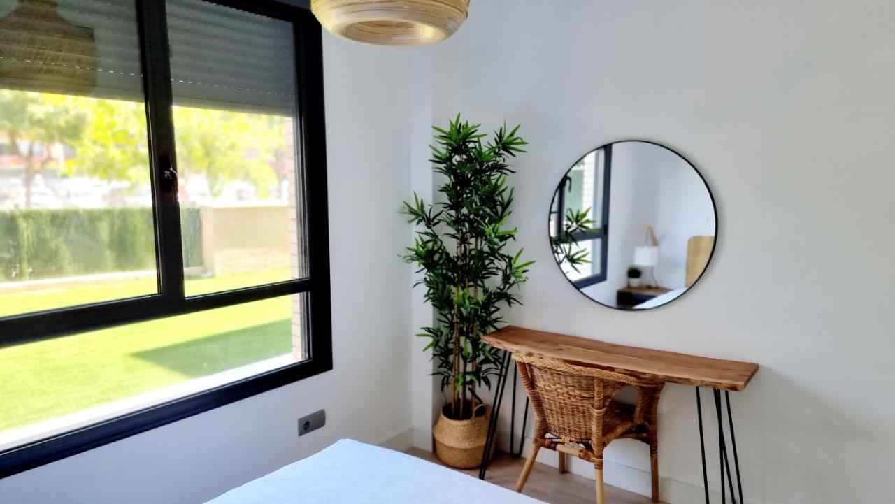 Apartamento Diseno Con Jardin Privado A 100 Metros Del Mar تورّيذيمْبَرّا المظهر الخارجي الصورة
